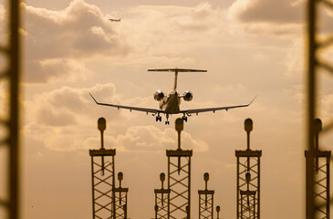avion vol aerien aviation aeroport survol ciel jet privé affaires business - obrazy, fototapety, plakaty