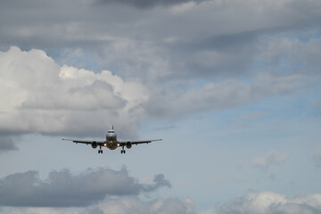 avion vol aerien aviation aeroport survol ciel 
