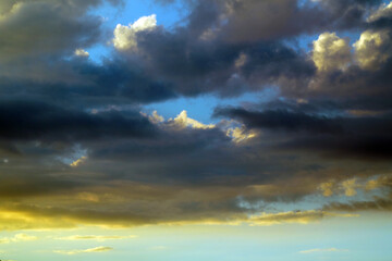 푸른하늘과 석양의 하늘 사진