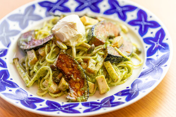 カボチャとマスカルポーネチーズのバジルソースパスタ