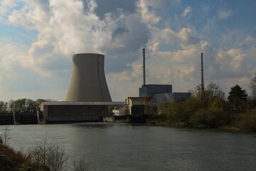Obraz premium Kernkraftwerk Isar Ohu bei Landshut 2022