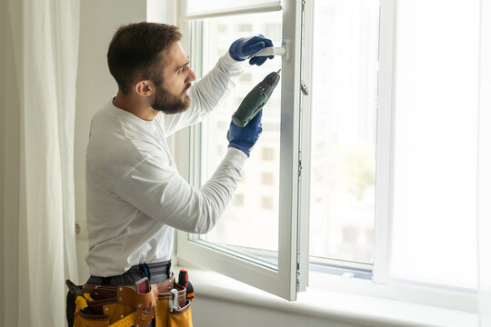 the master repairs the plastic window, warranty claim