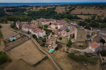 Obraz premium Aerial view of the beautiful french village of Semur-en-Brionnais during summer