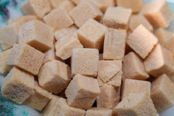 brown cane cubes