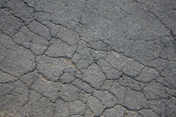 Rissiger Asphalt