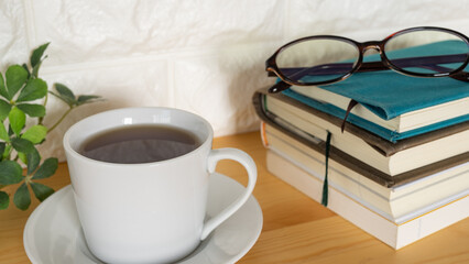コーヒーと本とメガネ