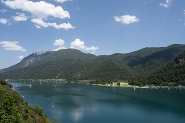 Der Achensee in Österreich mit Blick zur Gaisalm