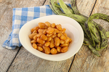 White bean in tomato sauce