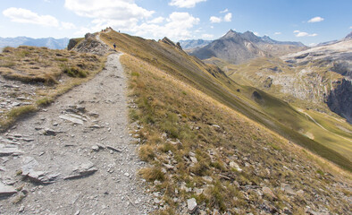 La Tovière, col de Fresse à tignes une randonnée avec une vue panoramique sur les sommets de la Vanoise en été
