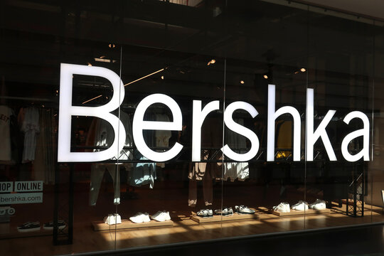 Bershka Images – Browse 230 Stock Photos, Vectors, and Video | Adobe Stock