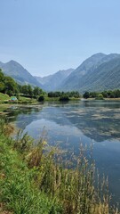 Naklejka na ściany i meble De très belles photos des Pyrénées en été avec l'eau froide