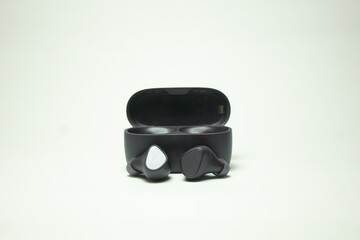black True Wireless Stereo tws