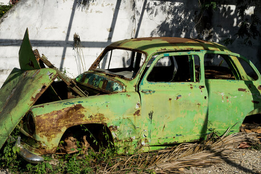 Old ruined car in Cuba