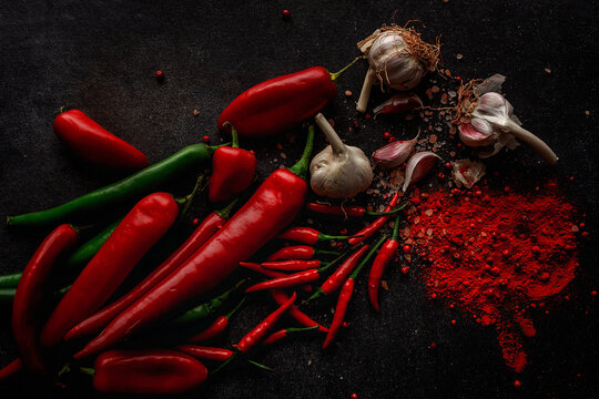 Garlic chili powder and green and red chili ingredients