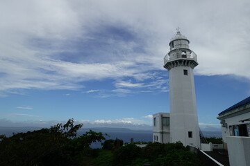 観音崎の灯台と青空と雲、海