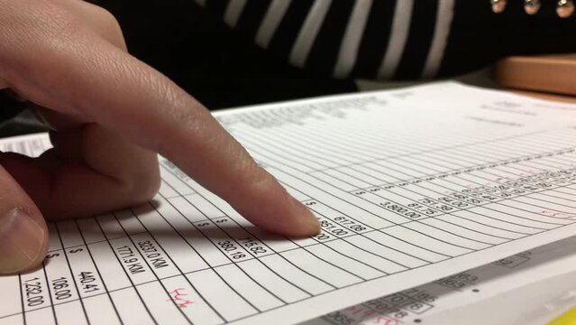 The motion of accountant calculating expenses and explaining for customer with 4k resolution