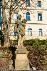 Rzeźby 4 pory roku w Opolu - Wiosna. 