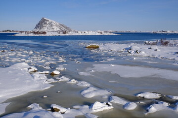 Fototapeta premium Lofoten Islands coast and snow in Winter, Lofoten Islands, north Norway