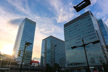 東京都千代田区 秋葉原駅東側広場から見える夕暮れの高層ビル群