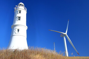 灯台と風力発電
