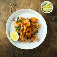 Stir fry noodles with shrimps