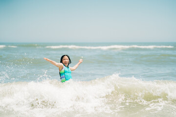 Fototapeta na wymiar portrait of an asian girl in summer
