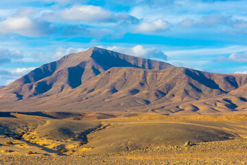 Naklejka premium Amazing volcanic landscape in Lanzarote, next to Papagayo Beach, Canary Islands, Spain