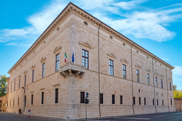 Palazzo dei Diamanti