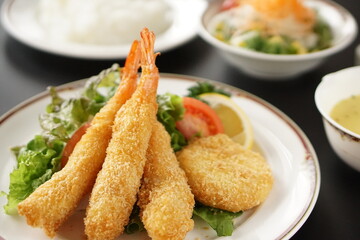 エビフライ定食