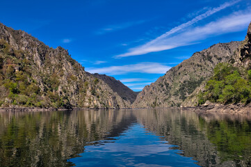 Naklejka premium Cañones del Río sil, Orense, Galicia, España. Naturaleza, fiordos Españoles, Ribeira Sacra, Parque Natural, Reserva de la Biosfera, río, paisaje, norte, 