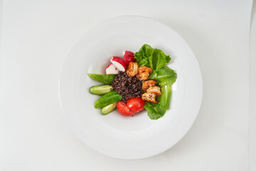 appetizer with shrimp and vegetables