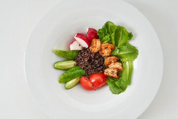 appetizer with shrimp and vegetables
