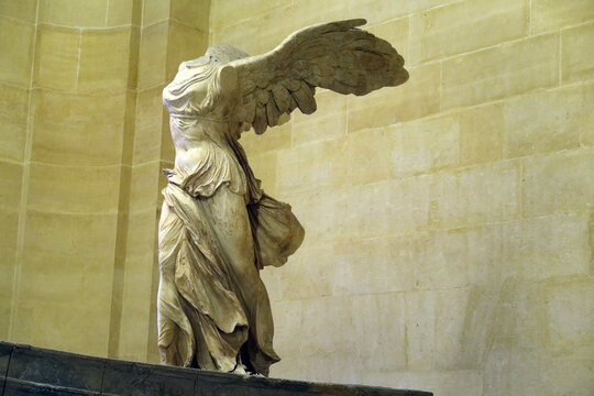 Victoire de Samothrace. Marbre grec d'&eacute;poque hell&eacute;nistique (d&eacute;but du iie s. avant J.-C.), d&eacute;couvert (1863) &agrave; Samothrace. Mus&eacute;e du Louvre. Paris. 28/02/2020