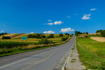 Fototapeta na wymiar road in the countryside, hill, empty road