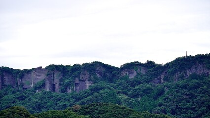 Fototapeta premium 千葉県にある鋸山の全体写真