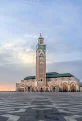 Mezquita de Hassan II, Casa Blanca, Marruecos, África, Hacia la entrada principal   - obrazy, fototapety, plakaty