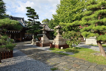 Japanese shrines and temples : a scene of Hai-den in the precincts of Ogaki-hachiman-jinjya Shrine...