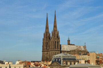 Fototapeta na wymiar Clermont-Ferrand cathedral
