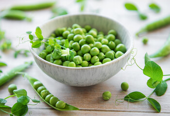 Bowl with sweet pea pods