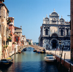 Venezia. Rio dei Mendicanti con ponte Cavallo e la Scuola di San Marco a campo SS Giovanni e Paolo