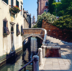Venezia.casa e ponte in campiello Barbaro