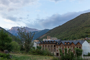 Fototapeta na wymiar village of broto in the spanish pyrenees at the entrance of the ordesa national park