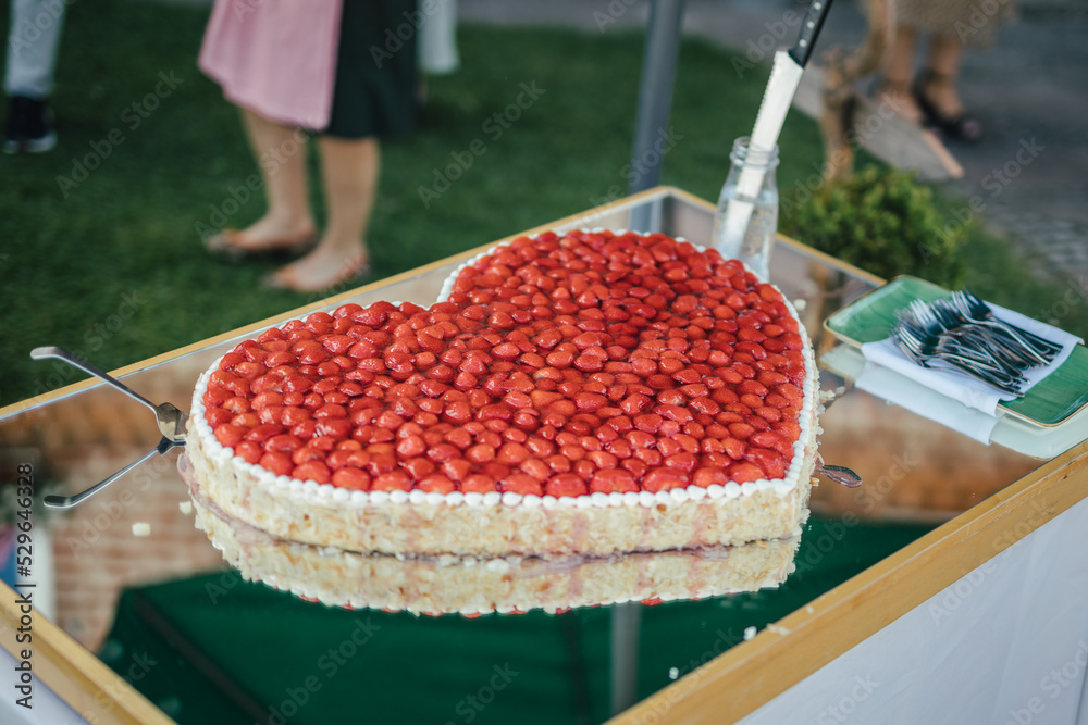 Wall mural beautiful wedding cake close-up