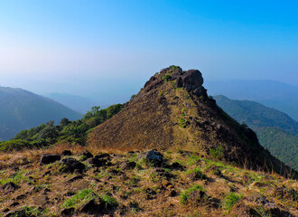Beauty of ranipuram hills in  God's own country ,kerala, India😍🏞️🏞️