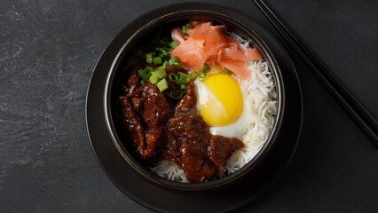 Gyudon : japanese food with beef and rice