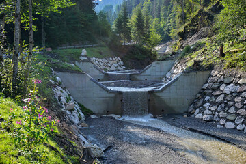 Wildbachverbauung am Stampfangerbach bei Söll am Wilden Kaiser, Österreich, Tirol