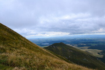 Naklejka premium clouds over the mountains