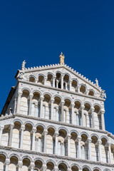 Fototapeta na wymiar church exterior column Pise Toscane Italia