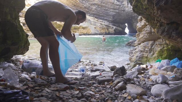 Water pollution and garbage thrown into nature.
People who vacation by the sea go without collecting their garbage, and as seen in the video, people who love nature collect the garbage thrown into the