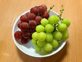 grapes in a bowl